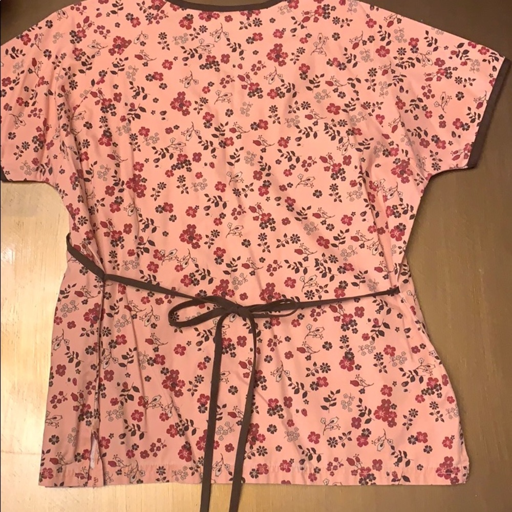 Scrub Top - Picture 3 of 3